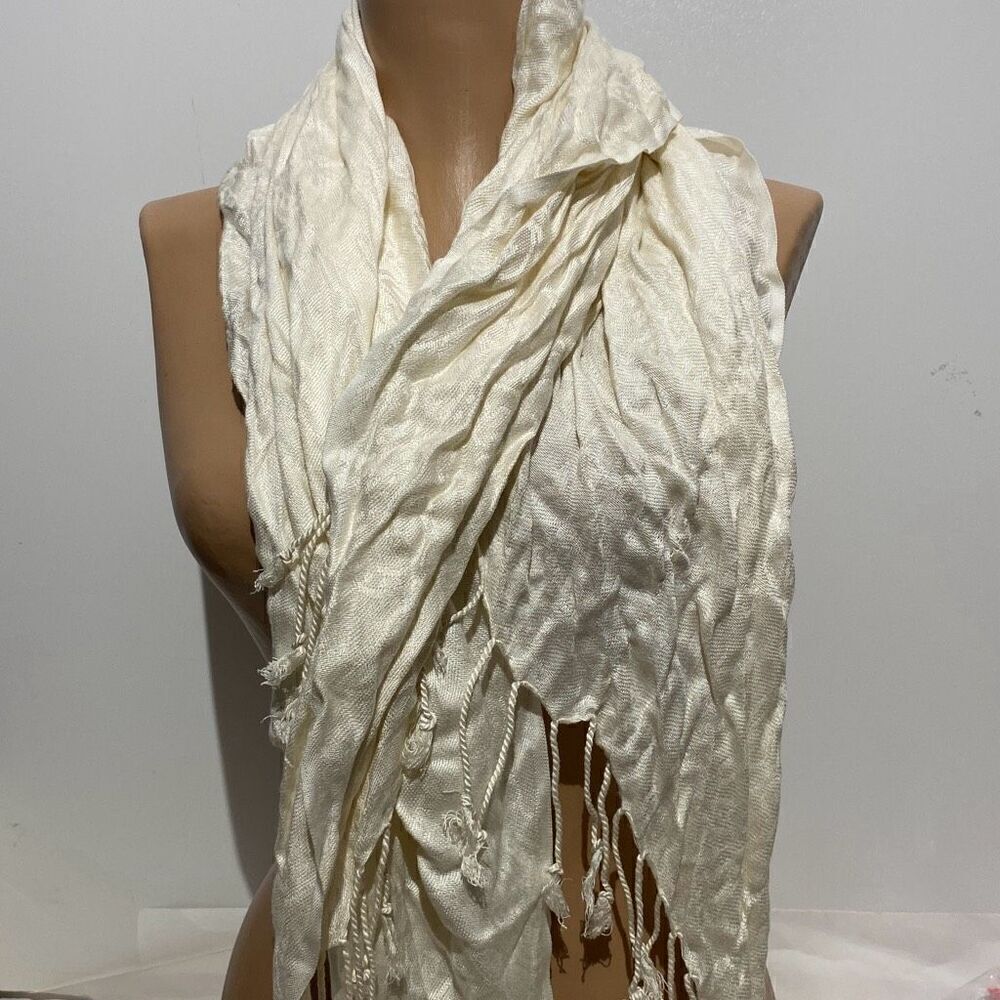 Bijoux Terner Women's Cream Tassel Solid Jacquard Poncho OS (NWT)